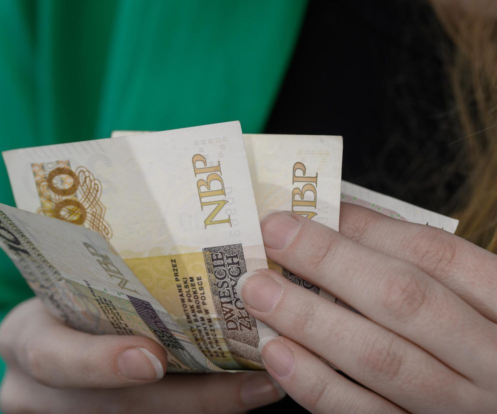 2500 zł dodatku do renty socjalnej. Wiadomo, kiedy ruszą pierwsze wypłaty