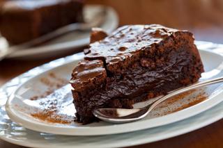 Ciasto czekoladowe z piankową glazurą