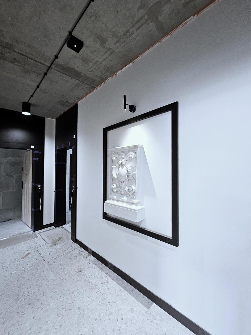 Nowa Kurkowa we Wrocławiu - zdjęcia elewacji i wnętrz budynku w trakcie prac wykończeniowych