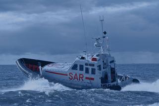Kuter zatonął na Bałtyku? Ratownicy znaleźli ciało rybaka. Zawieszono poszukiwania trzech pozostałych