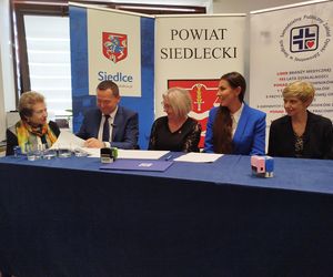 Umowa na przekazanie dotacji na zakup nowego sprzętu dla Szpitala Miejskiego w Siedlcach została podpisana 28 kwietnia