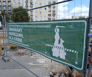 Budowa tramwaju do Dworca Zachodniego, skrzyżowanie ul. Grójeckiej i Bitwy Warszawskiej 1920 Roku