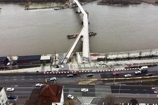 Kładka przez Wisłę prawie gotowa. Trwają ostatnie prace przed otwarciem