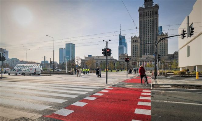 Nowe przejście dla pieszych przez Marszałkowską
