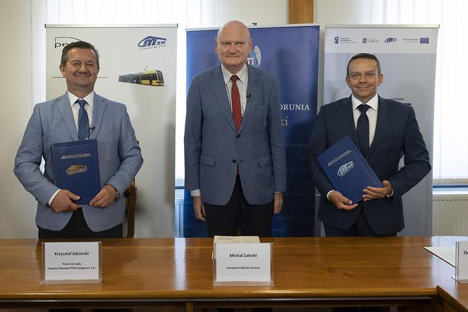 Toruń będzie miał pięć nowych tramwajów od firmy PESA. Umowa podpisana