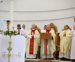 Kard. Dziwisz w Łagiewnikach: Mamy być świadkami miłosierdzia w życiu osobistym i społecznym