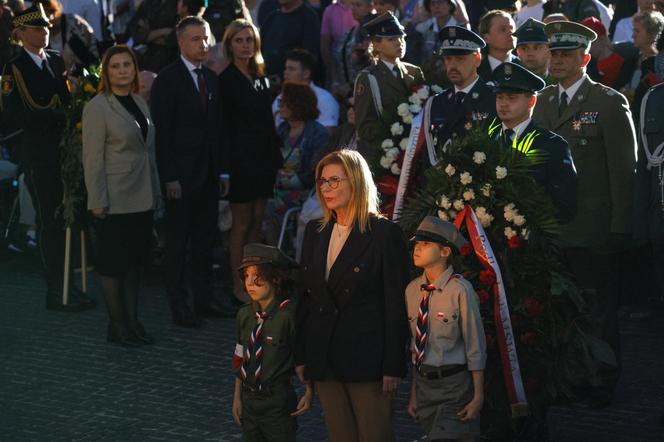 Uroczysta polowa msza święta i Apel Pamięci na pl. Krasińskich