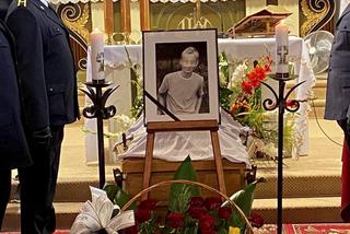 Pogrzeb 14-letniego Ernesta. Anioł w ludzkiej skórze. W szpitalu zmarł jeden z żeglarzy [ZAPIS RELACJI]
