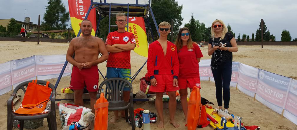 Bydgoska ekipa Eska Summer City na plaży w Pieczyskach