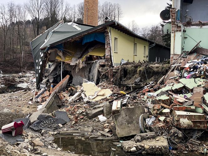 Powodzianie nie myślą o świętach. "Boimy się, że nie przetrwamy zimy"