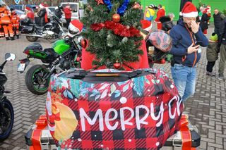Mikołaje na motocyklach z warkotem przejechali przez miasto. Pognali do chorych dzieci!
