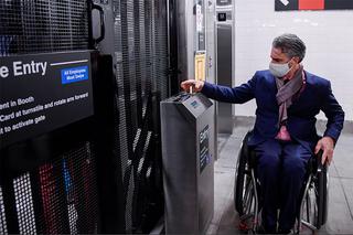 Wstawiają bramki, podnoszą ceny