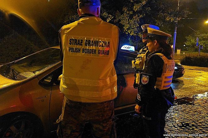 Wielka akcja policji we Wrocławiu. Wzięli pod lupę kierowców "na aplikację", a wyniki kontroli mrożą krew w żyłach