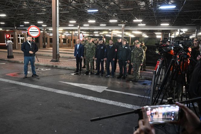 Terespol. Konferencja prasowa ministra Marcina Kierwińskiego.