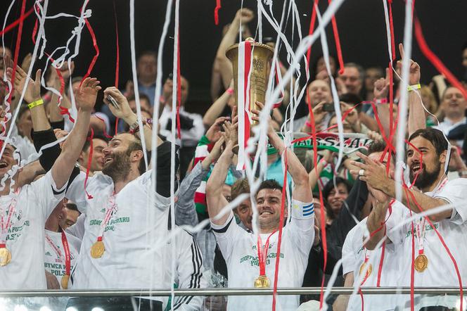 Legia Warszawa świętuje zdobycie trofeum