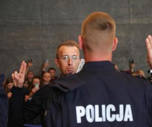Nowych policjantów ma Małopolska. Teraz czeka ich szkolenie, a potem praca w terenie