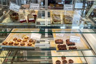 Czy Rydzyk serwuje mięso w Środę Popielcową? Sprawdziliśmy w lokalu!