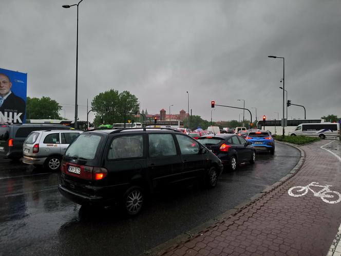 Kraków znów sparaliżowany: zalane ulice i armagedon na drogach