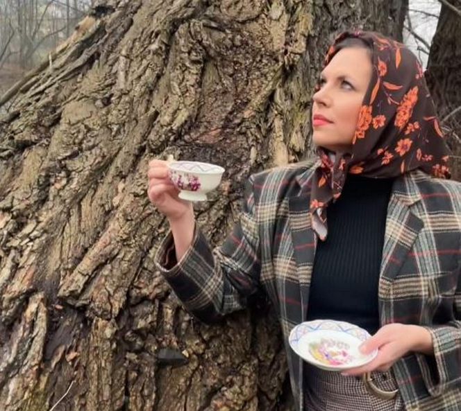 Ola Kwaśniewska jak Elżbieta II