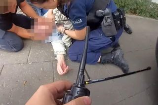 Policjantka ratowała życie 89-latkowi, policjant pobiegł po karetkę. Jest film z tej akcji w Toruniu