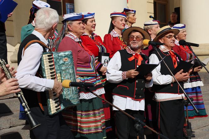 W centrum Lublina królował róż! Przez miasto przeszedł Marsz Różowej Wstążki