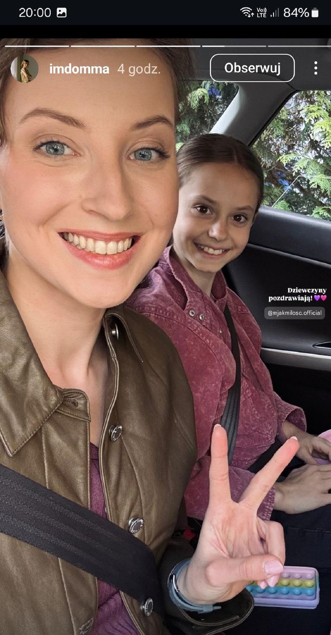 	M jak miłość nowy sezon na planie. Natalka (Dominika Suchecka), Hania (Wiktoria Basik)