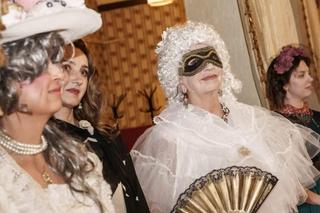 Takiej studniówki jeszcze nie było! Liceum Sztuk Plastycznych we Wrocławiu przygotowało bal w stylu barokoko