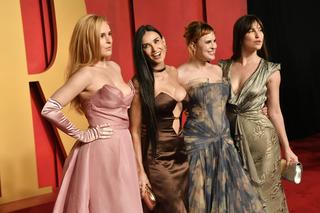 Pawłowicz vs Demi Moore