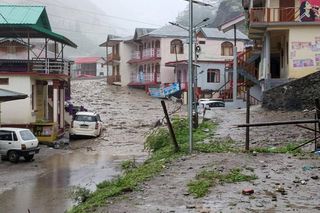 Powódź zmiotła wieś w kilka minut! Wstrząsające wideo w sieci
