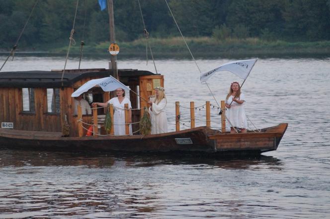 Festiwal Wisły 2023 w Bydgoszczy. Tak było na paradzie łodzi [ZDJĘCIA]