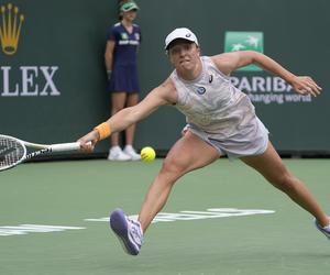 Kiedy gra Iga Świątek Indian Wells DRABINKA Iga Świątek - Cirstea O której godzinie gra Iga Świątek mecz dzisiaj 16.03.2023 1/4 finału