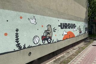 Najbardziej urokliwy mural w Warszawie. Nowe dzieło zdobi jeden z bloków