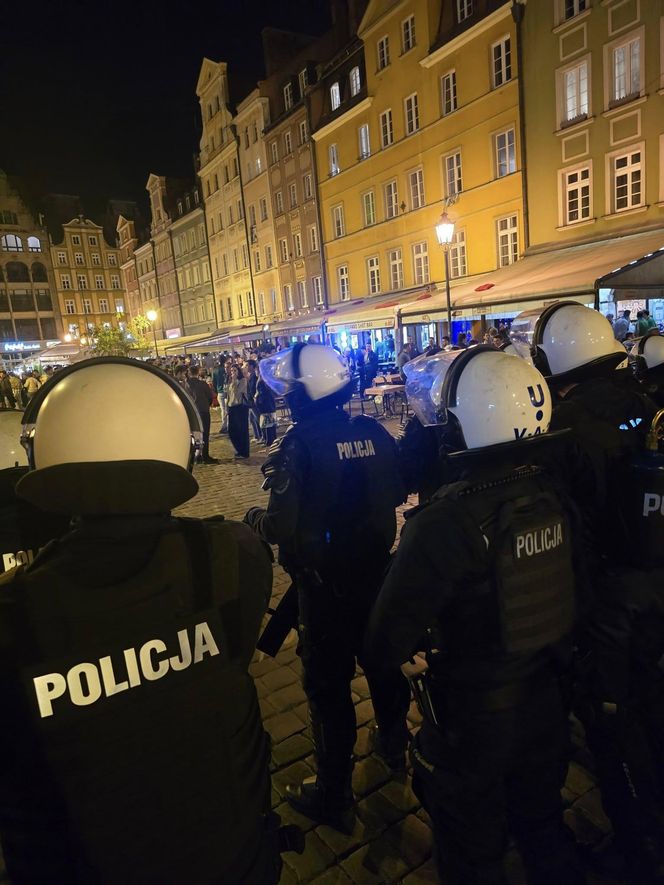 Bitwy kibiców na Rynku we Wrocławiu