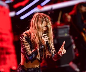 Melodia ta i Nie żałuję w rockowej wersji! Doda zaskoczyła fanów nową aranżacją swoich hitów