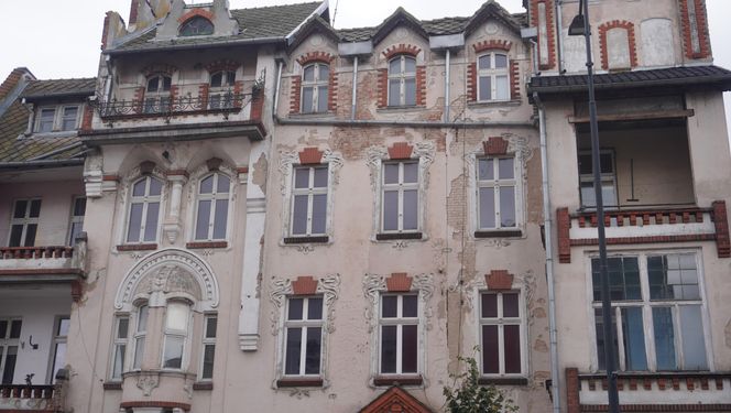 Zabytkowa kamienica w Olsztynie na sprzedaż. To największy pustostan w centrum miasta
