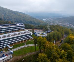 Zarówno wnętrza, jak i bryła Mercure Szczyrk Resort robią duże wrażenie