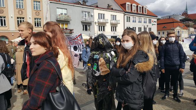 Białystok: Młodzieżowy Strajk Klimatyczny: "Najpierw natura, potem matura"