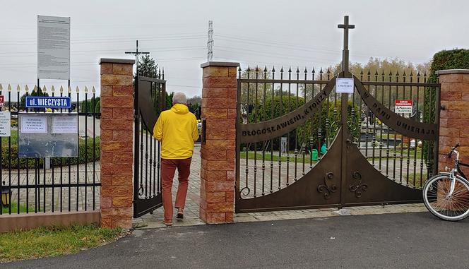 Ksiądz zamienił cmentarz na park, żeby wierni odwiedzili groby