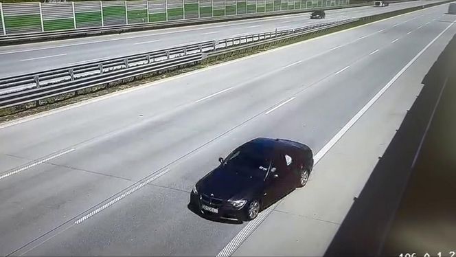 Wiceminister infrastruktury o szokującym zdarzeniu na A1 pod Piotrkowem Tryb. Kierowca BMW jechał pod prąd prosto na niego [ZDJĘCIA].