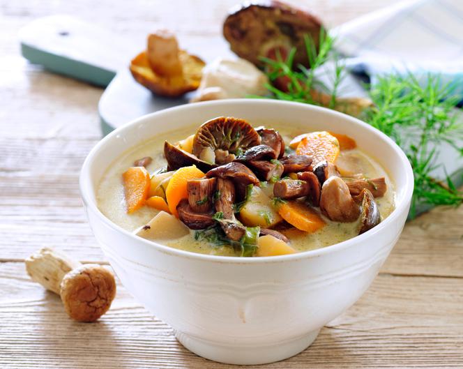 Rydzowa zupa: obłędnie pyszna zupa grzybowa z rydzów