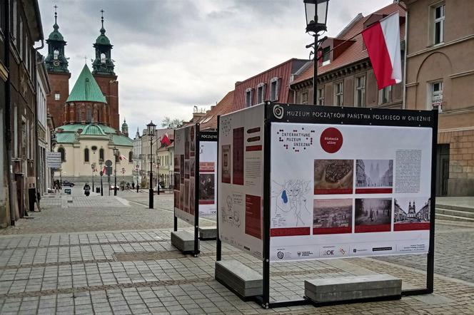 Plenerowa wystawa w centrum Gniezna