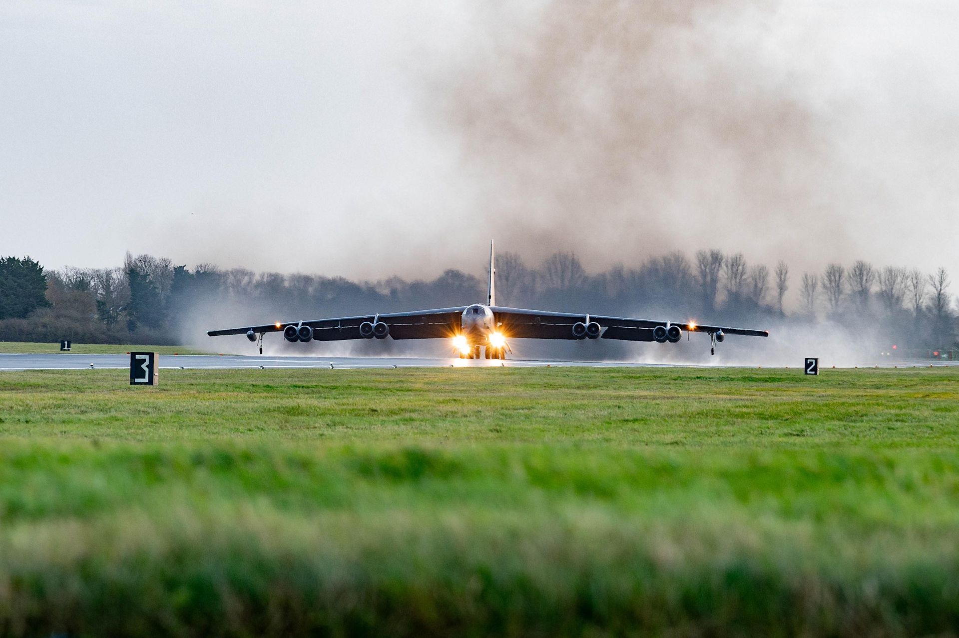 B-52 nad Finaldią
