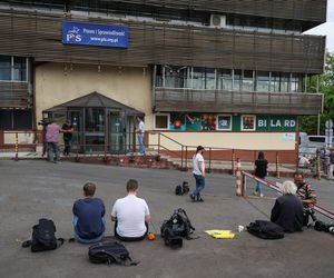 Zjechali na spotkanie do siedziby PiS na Nowogrodzką  -- 