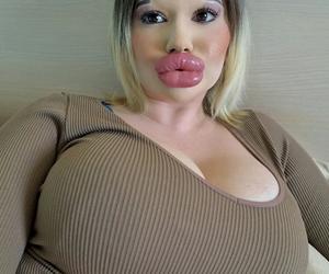 Andrea ma największe usta świata! Teraz chce także największych piersi. Te zdjęcia szokują!