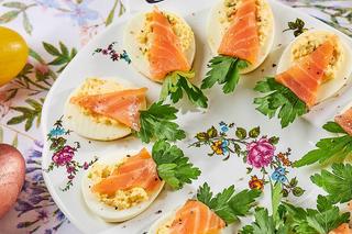 Dekoracje jajek z użyciem Majonezu Kieleckiego z łososiem