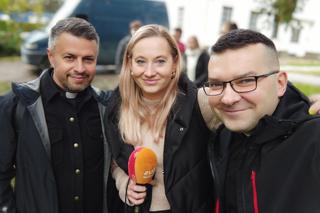ks. Piotr Jarosiewicz na spotkaniu z młodymi z Archidiecezji lubelskiej z dziennikarzami Radia Plus