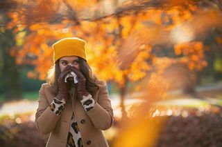 Witamina, która miała chronić, może szkodzić. Nowe badania zmieniają jesienne zalecenia dotyczące odporności