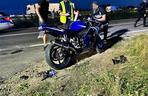 Wypadek przy S8 pod Wołominem. Motocyklista wjechał w grupę osób! W akcji śmigłowiec LPR