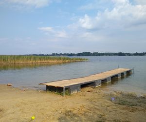 Dramat na Jeziorze Białym. 20-latek zsunął się z materaca i zniknął pod wodą