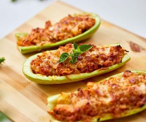 Cukinię faszeruję mięsem mielonym i ryżem. W wersji à la gołąbki nie można się jej oprzeć 